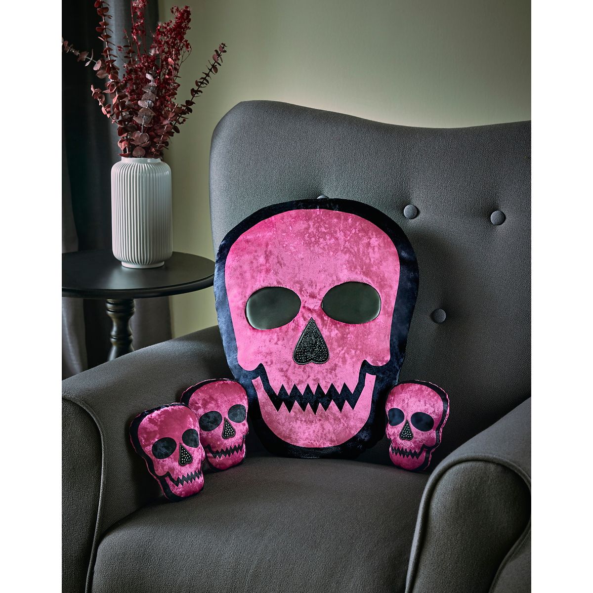 Pink Skull Zip-Up Pillows Set - 4 Pack BLACK AND PINK