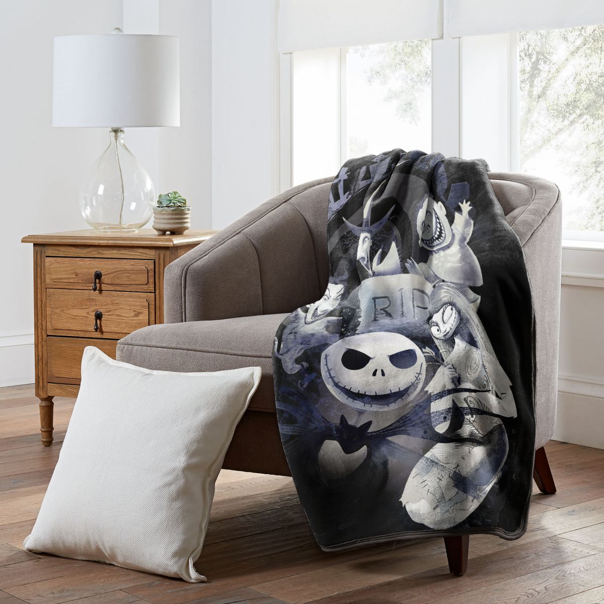 The Nightmare Before Christmas Graveyard Fleece Blanket BLACK AND WHITE