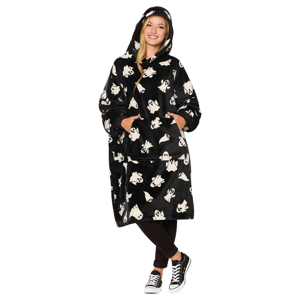 Ghost Wearable Blanket BLACK AND WHITE