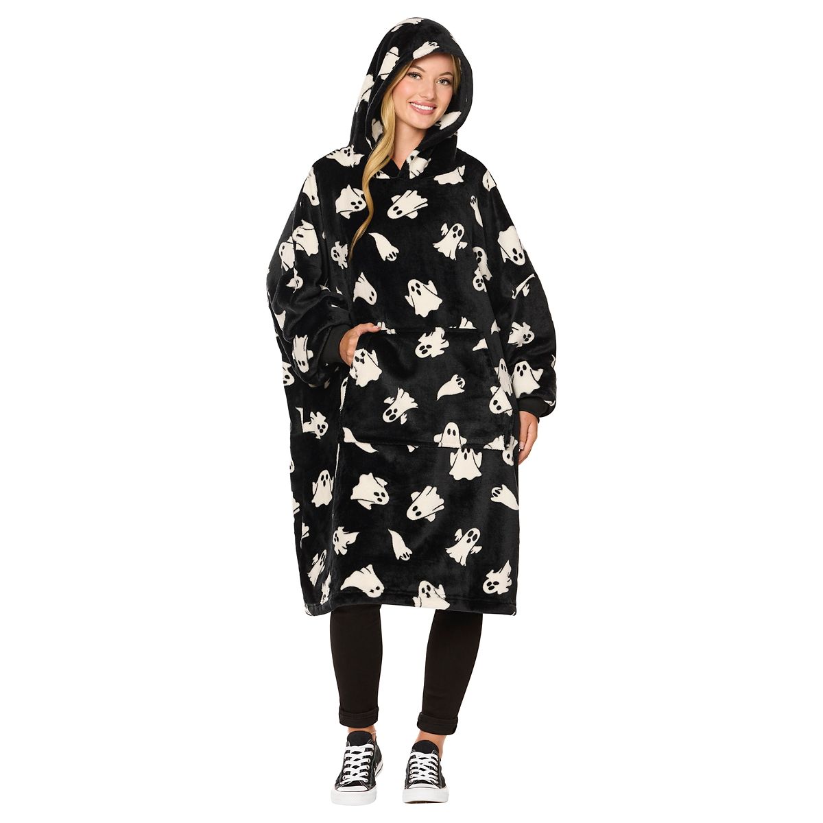 Ghost Wearable Blanket BLACK AND WHITE