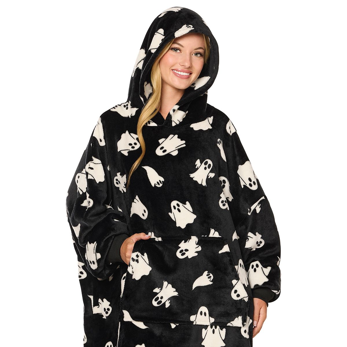 Ghost Wearable Blanket BLACK AND WHITE